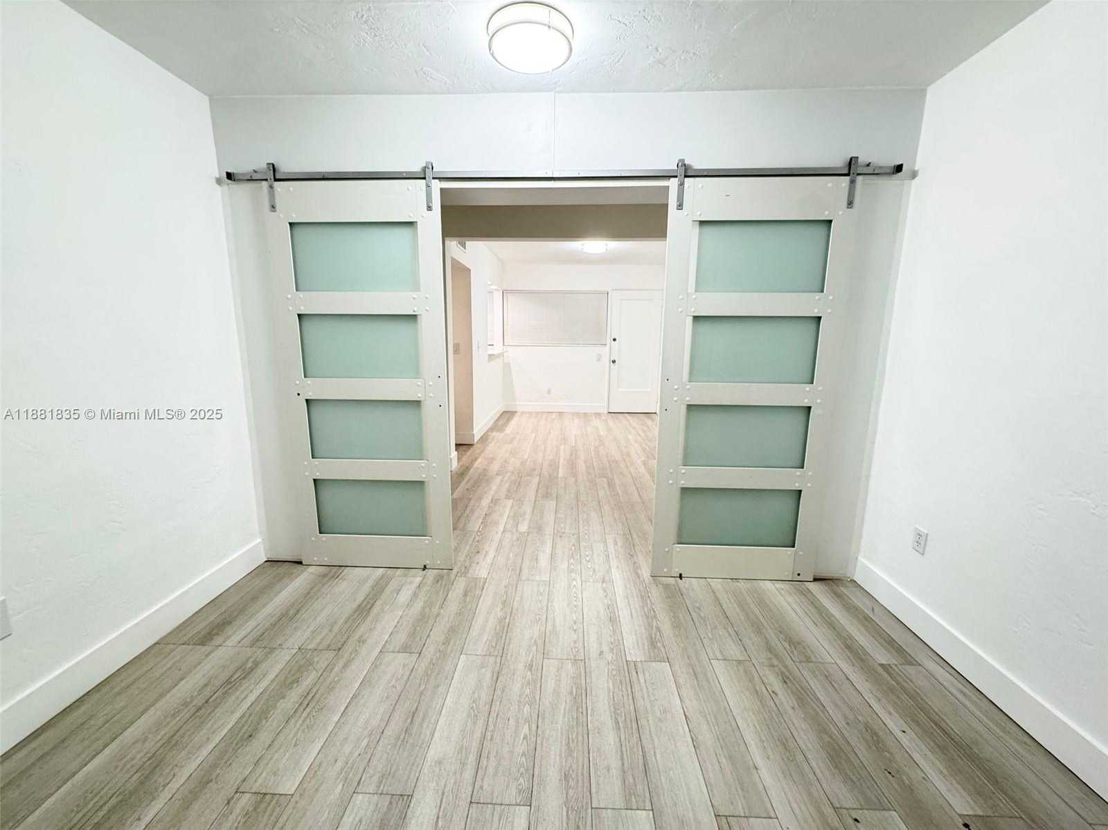 Small Image of 7435 BYRON AVE #2, Miami Beach Number 9