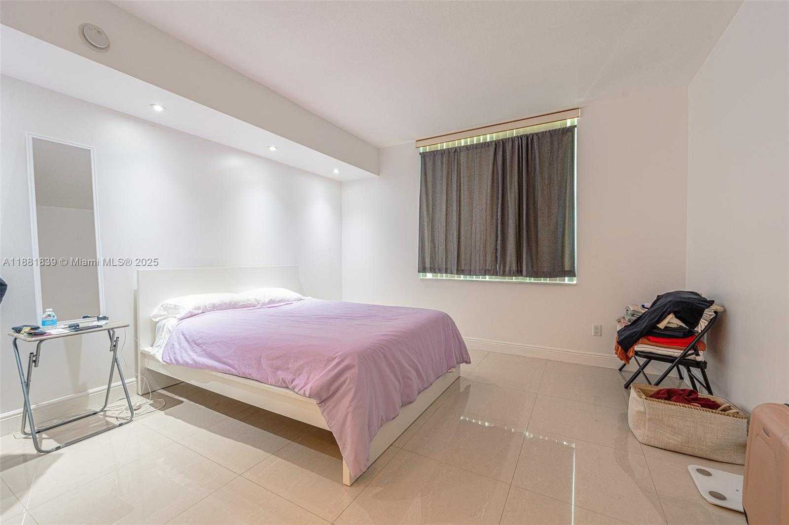 Small Image of 335 Biscayne Blvd, Miami, FL 33132, USA Number 11