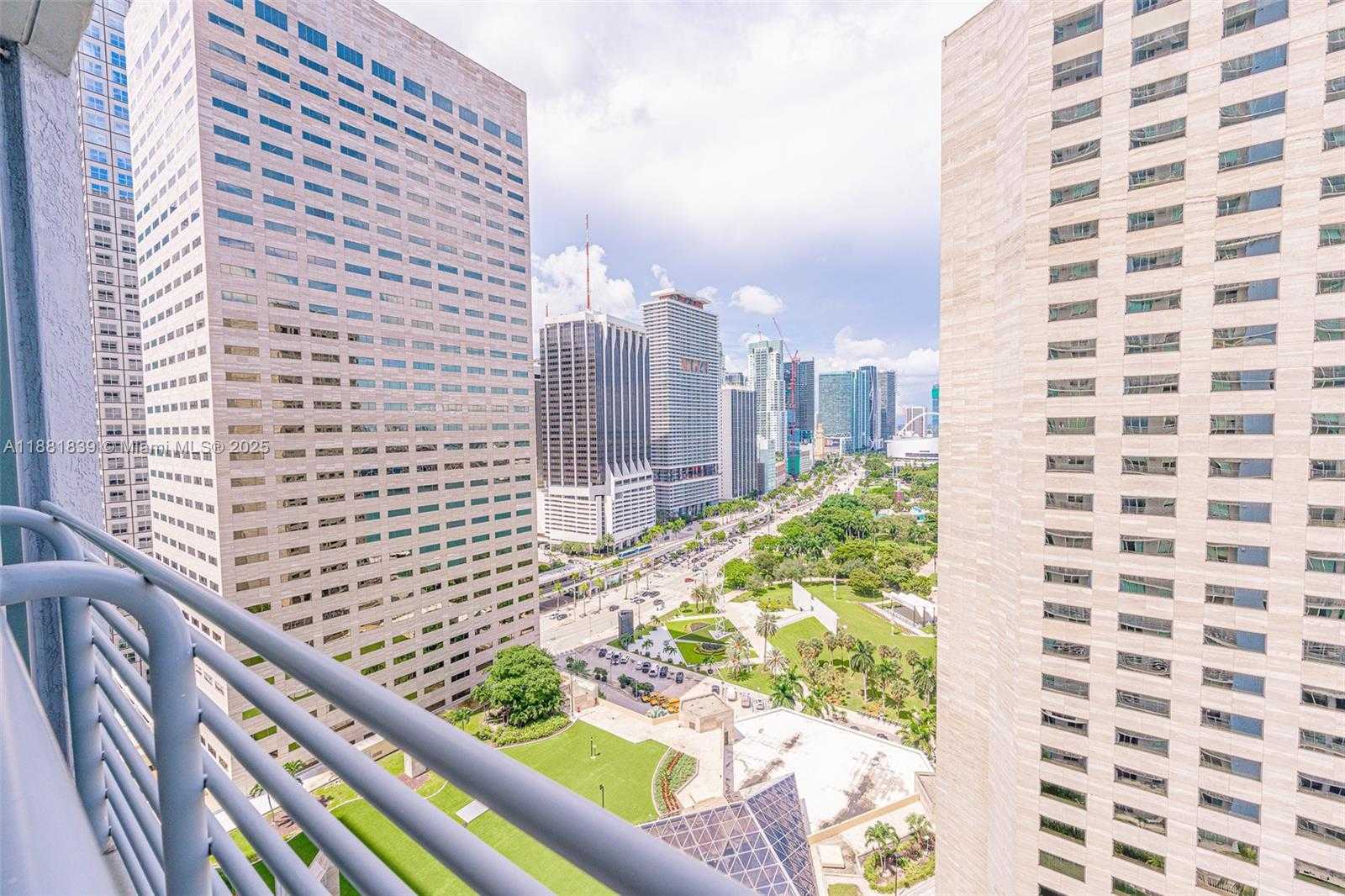 Small Image of 335 Biscayne Blvd, Miami, FL 33132, USA Number 18