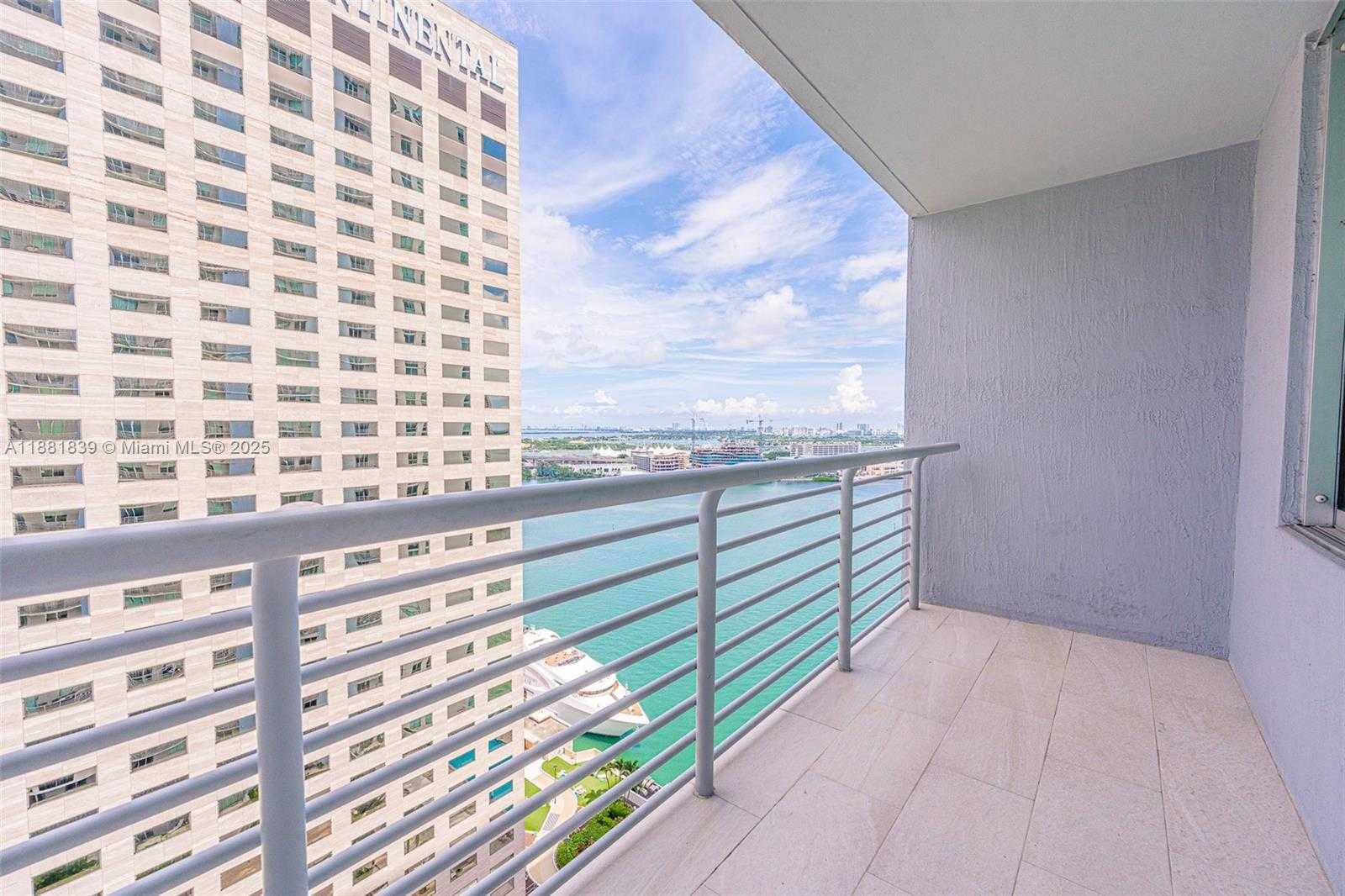 Small Image of 335 Biscayne Blvd, Miami, FL 33132, USA Number 19
