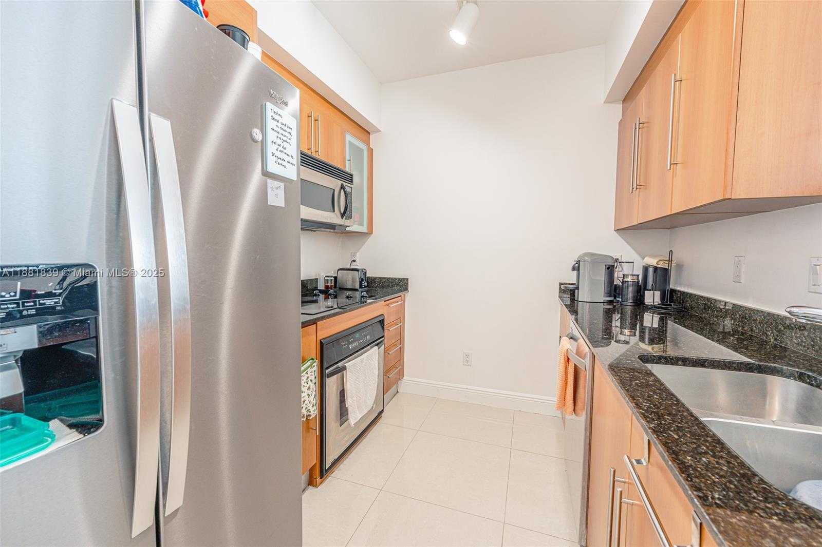 Small Image of 335 Biscayne Blvd, Miami, FL 33132, USA Number 3