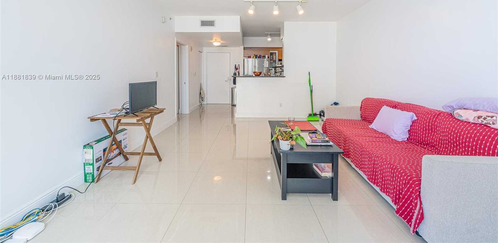 Small Image of 335 Biscayne Blvd, Miami, FL 33132, USA Number 6