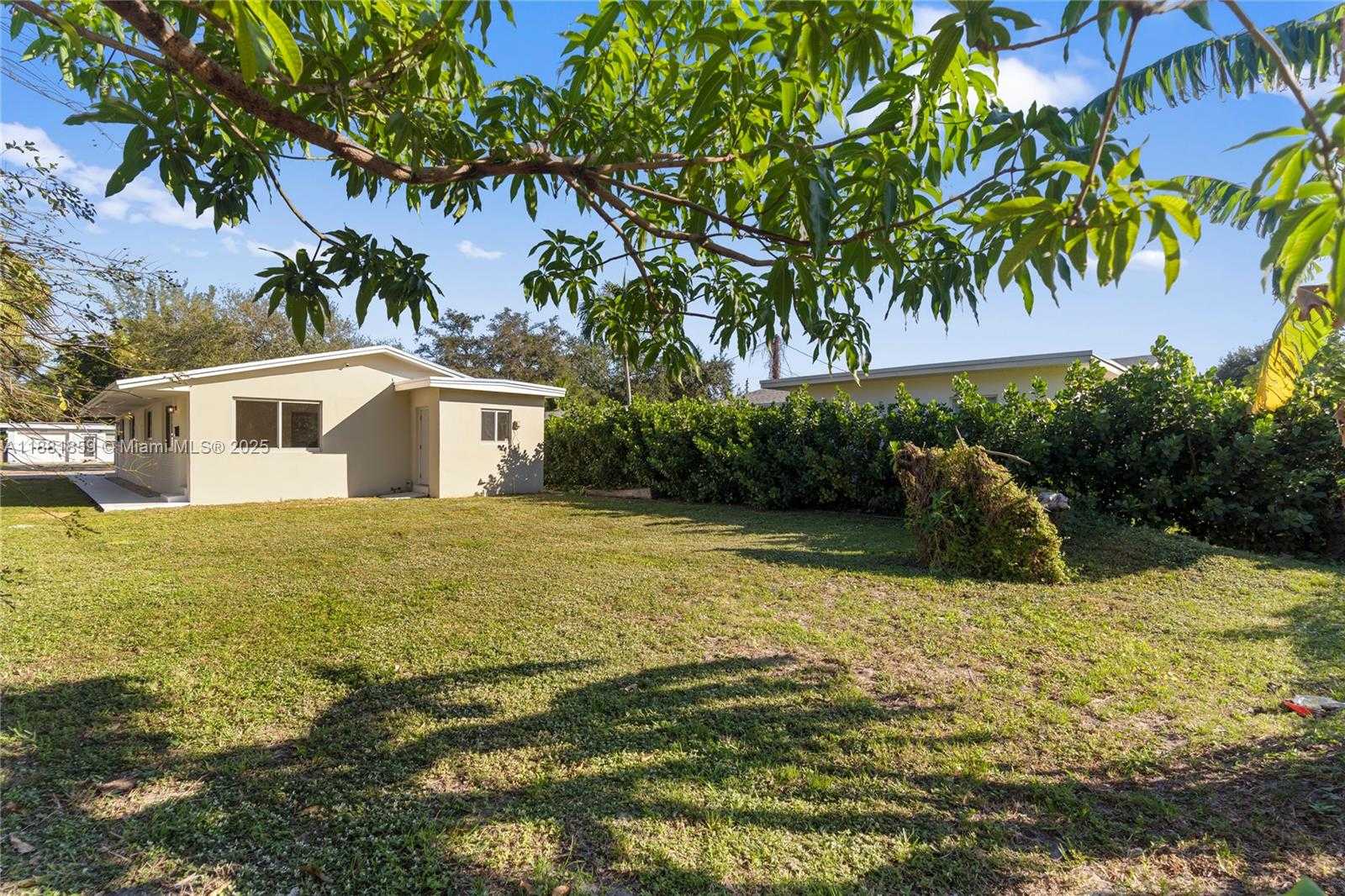 Small Image of 5814 BUCHANAN ST #2, Hollywood Number 16