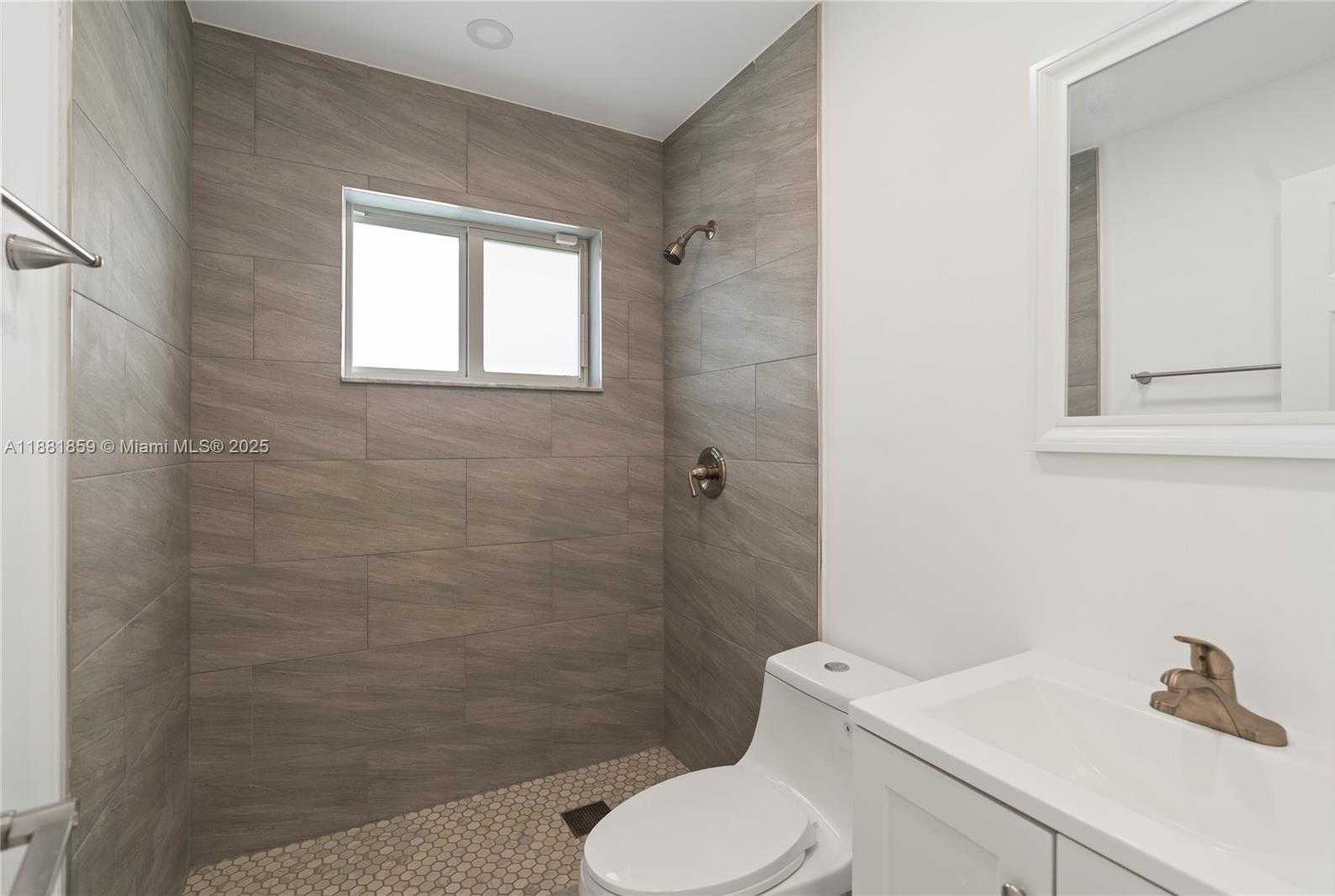 Small Image of 5814 BUCHANAN ST #2, Hollywood Number 7