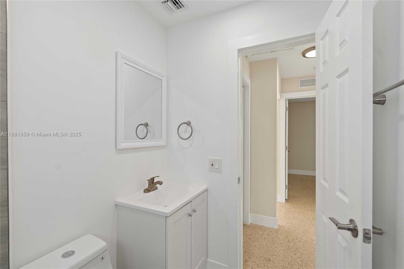 Small Image of 5814 BUCHANAN ST #2, Hollywood Number 8