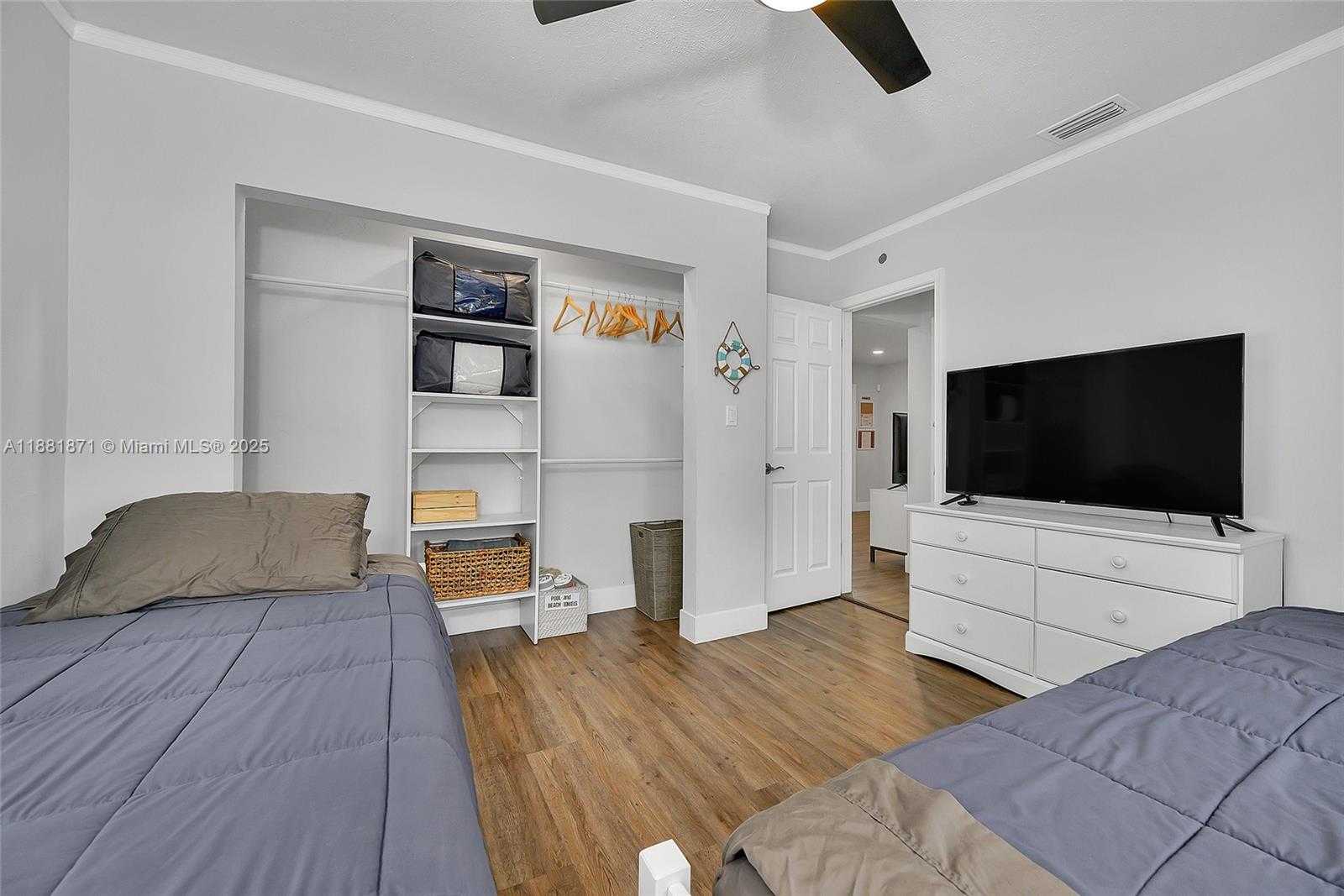 Small Image of 4881 NORTH EAST 2ND AVE, Oakland Park Number 14