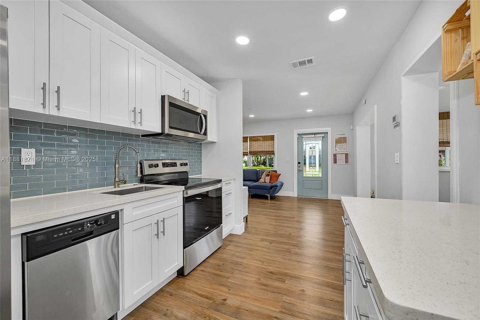Small Image of 4881 NORTH EAST 2ND AVE, Oakland Park Number 15