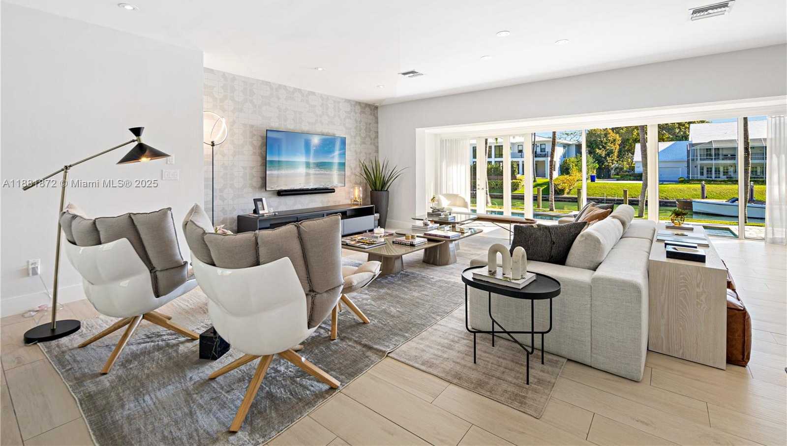 Small Image of 720 LAKE ROAD, Miami Number 16