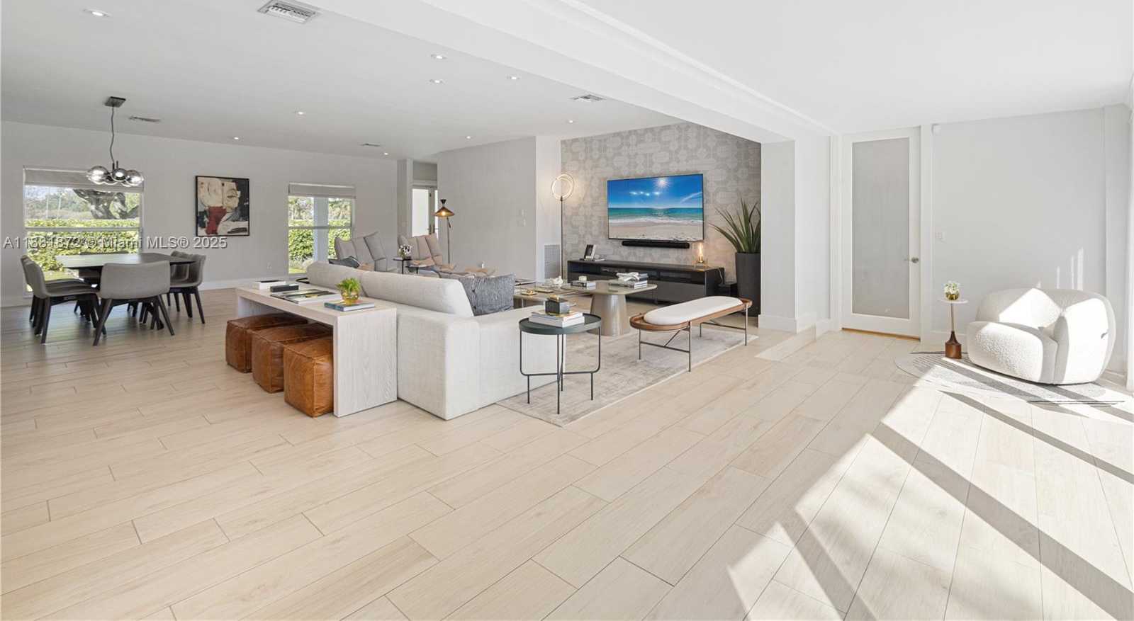 Small Image of 720 LAKE ROAD, Miami Number 17
