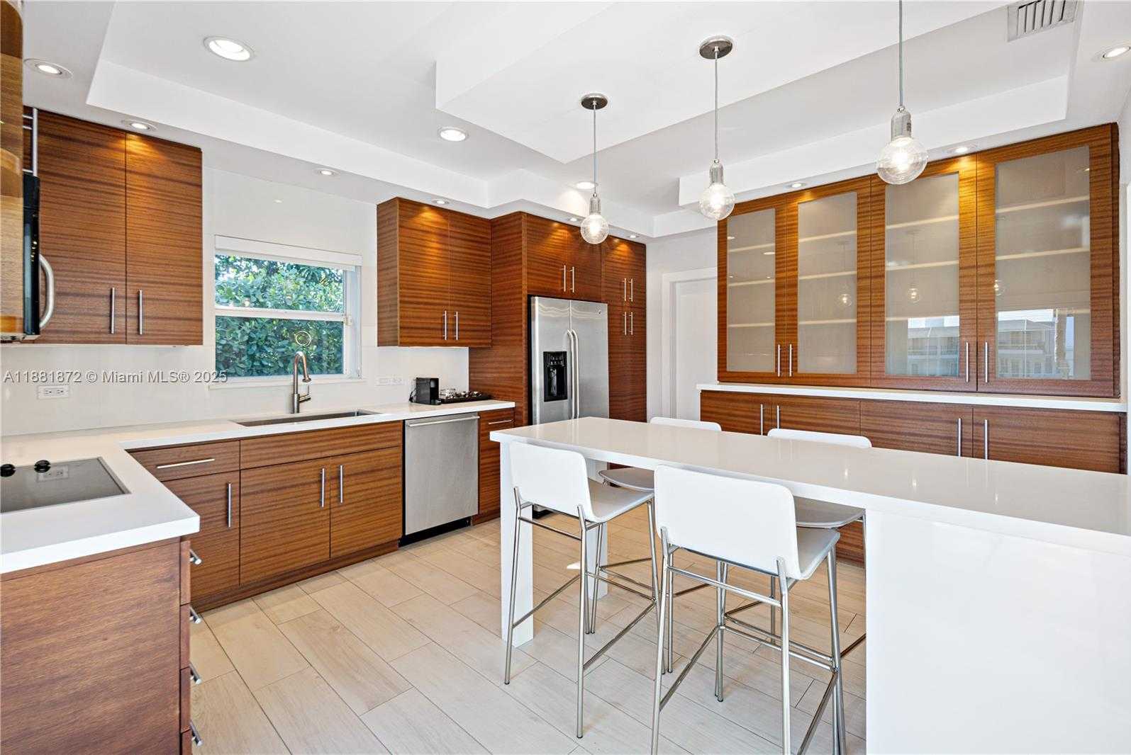 Small Image of 720 LAKE ROAD, Miami Number 19