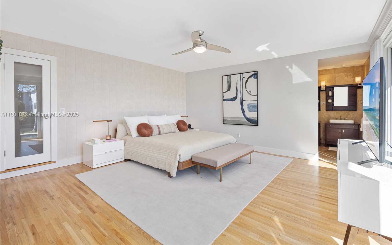 Small Image of 720 LAKE ROAD, Miami Number 20