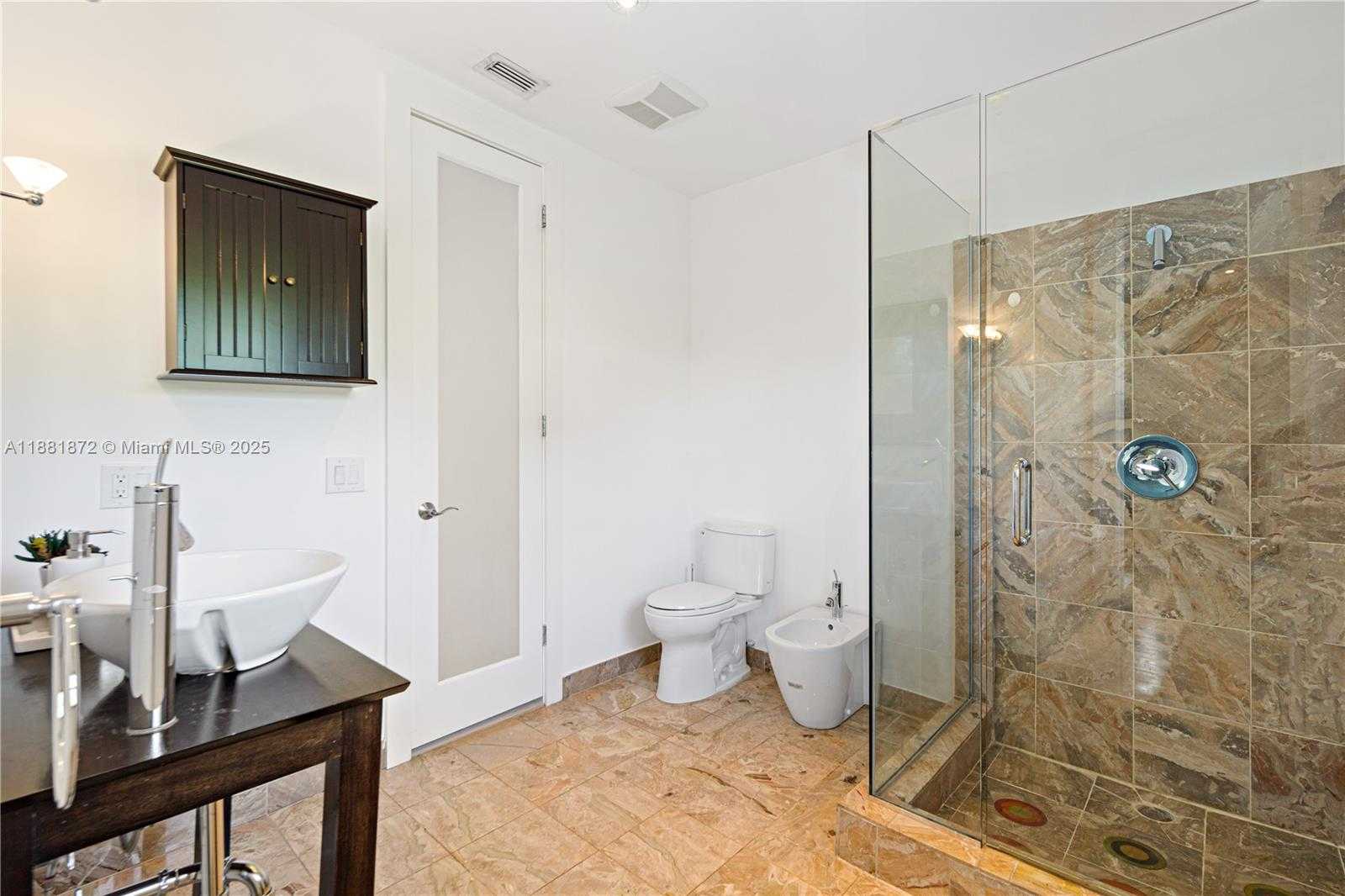 Small Image of 720 LAKE ROAD, Miami Number 27