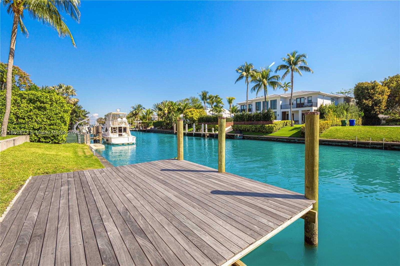 Small Image of 720 LAKE ROAD, Miami Number 3