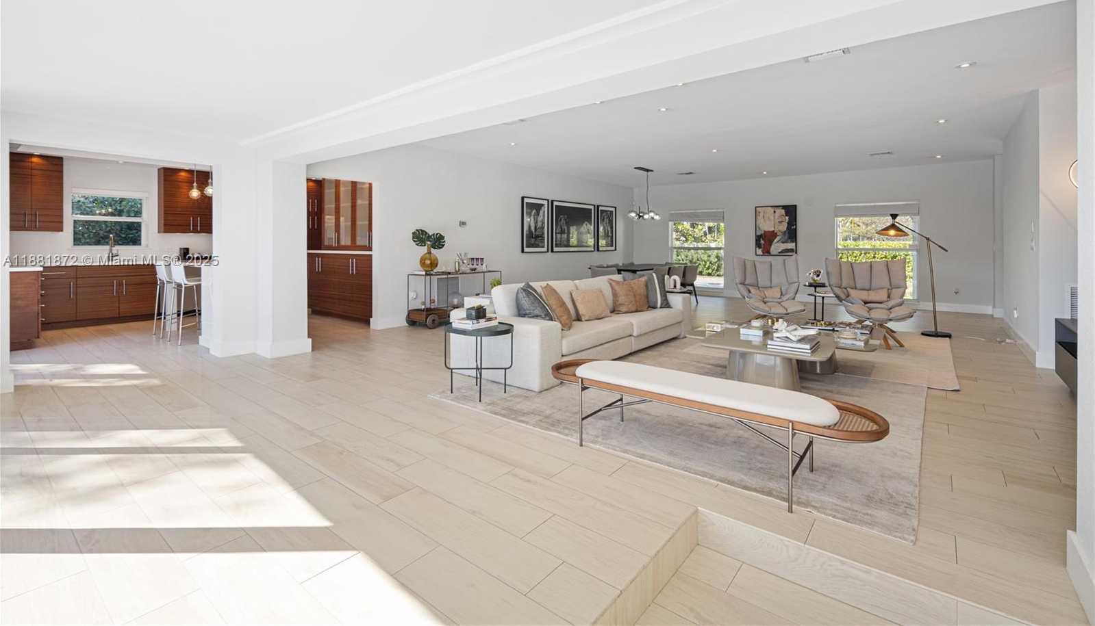 Small Image of 720 LAKE ROAD, Miami Number 4