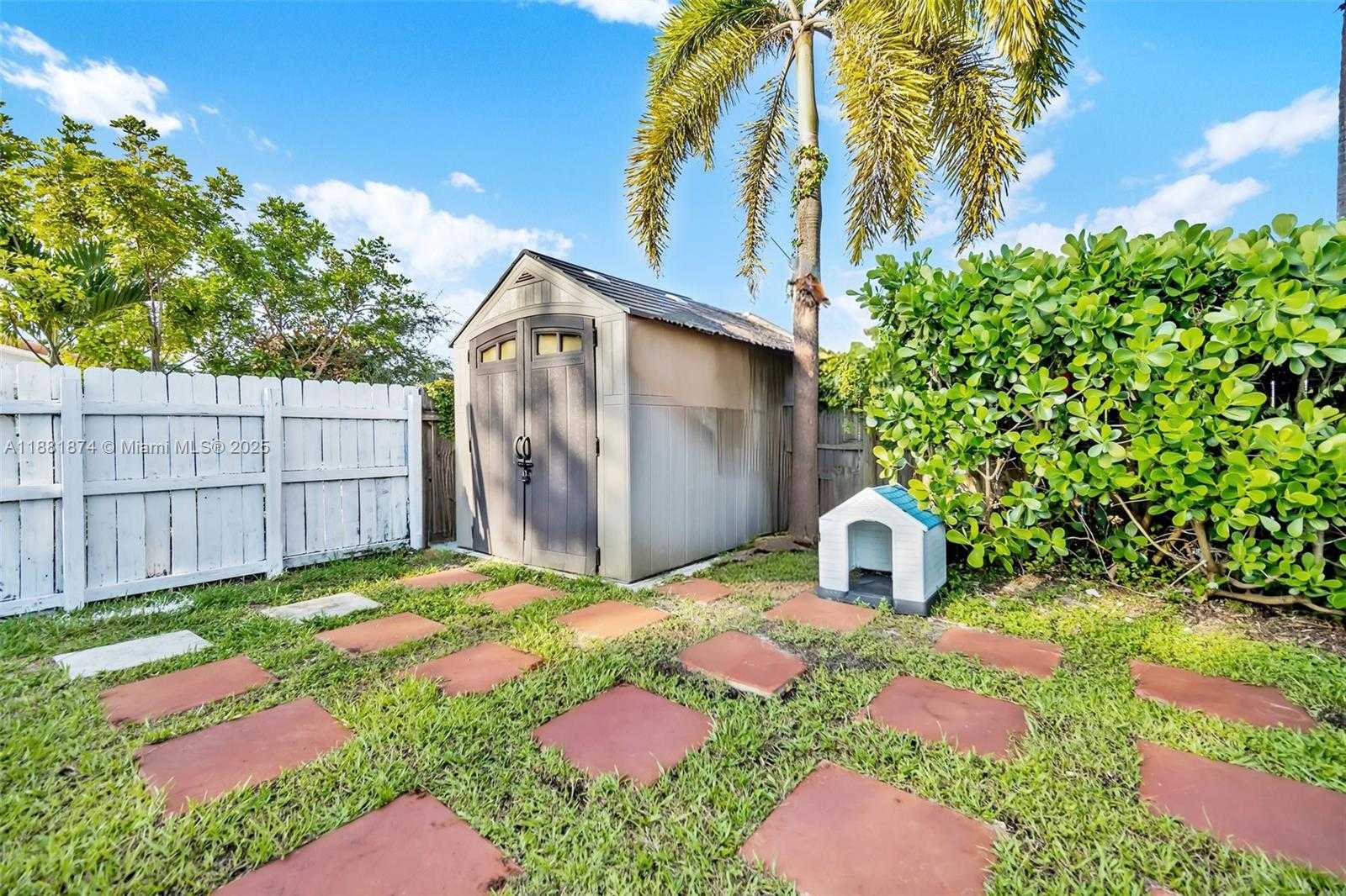 Small Image of 5207 HAYES ST, Hollywood Number 11
