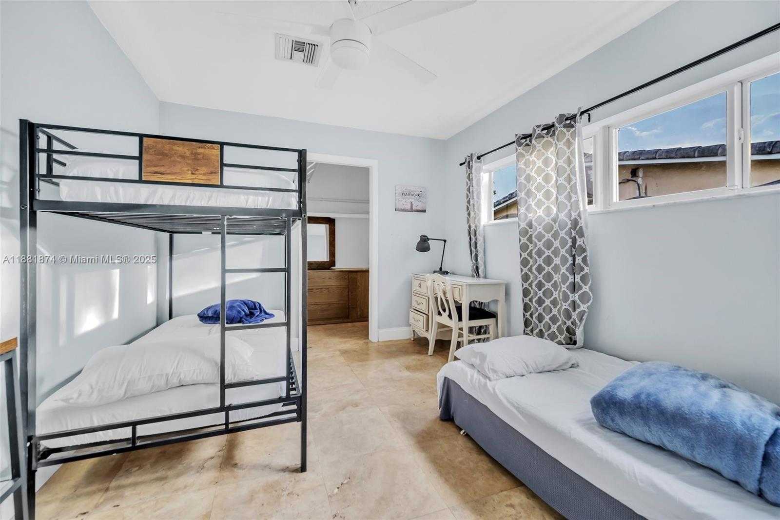 Small Image of 5207 HAYES ST, Hollywood Number 5