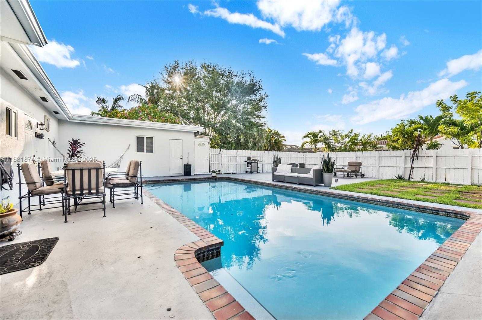 Small Image of 5207 HAYES ST, Hollywood Number 8