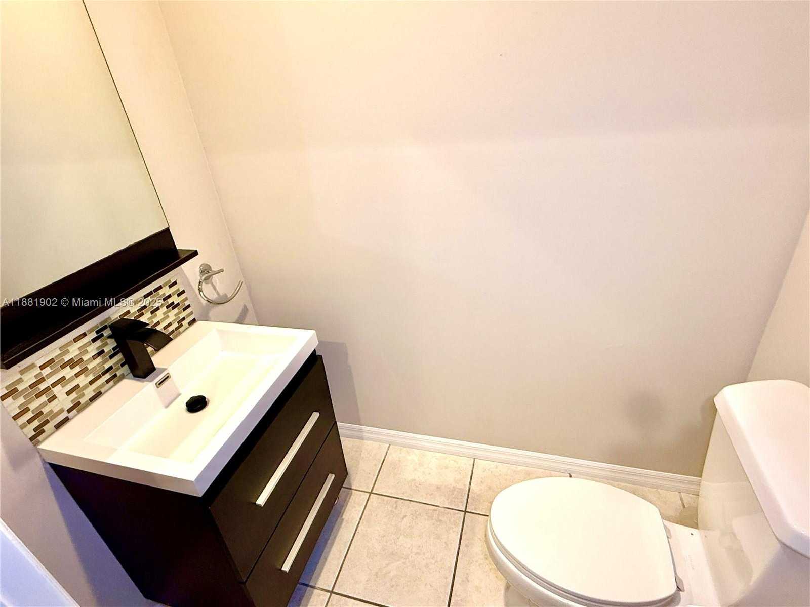 Small Image of 17501 SOUTH WEST 92ND CT, Palmetto Bay Number 11