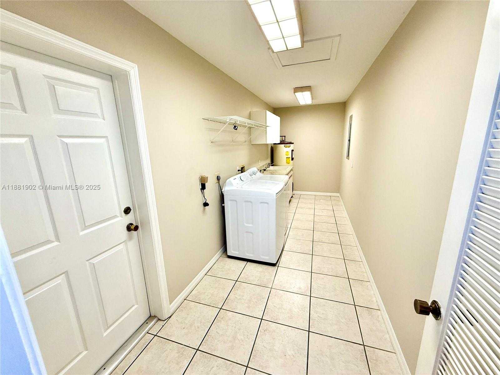 Small Image of 17501 SOUTH WEST 92ND CT, Palmetto Bay Number 15