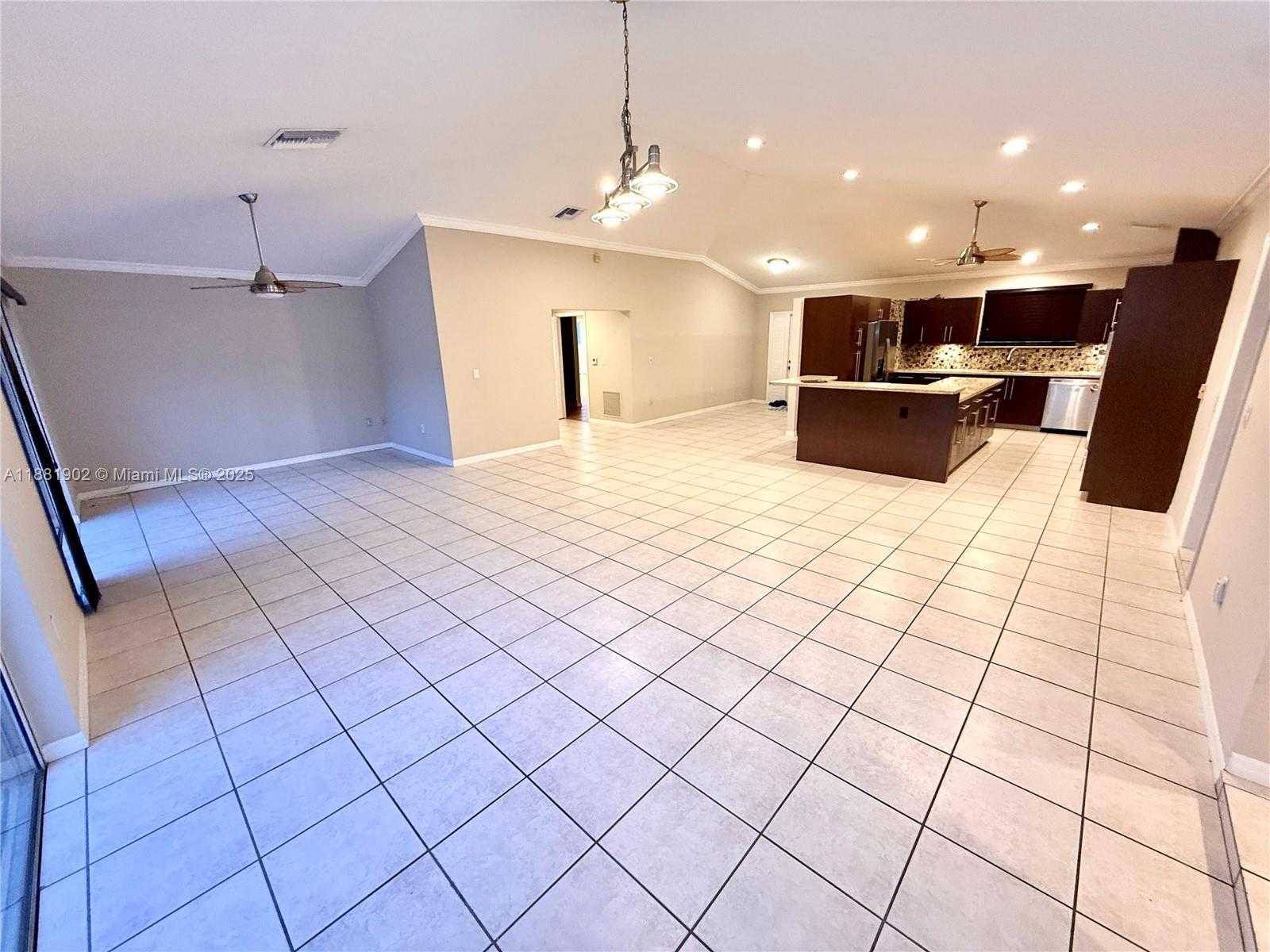 Small Image of 17501 SOUTH WEST 92ND CT, Palmetto Bay Number 4