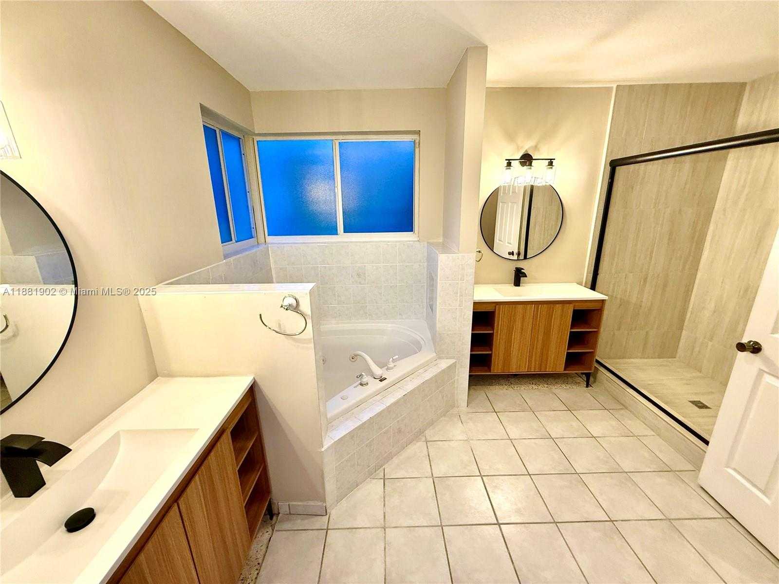 Small Image of 17501 SOUTH WEST 92ND CT, Palmetto Bay Number 7