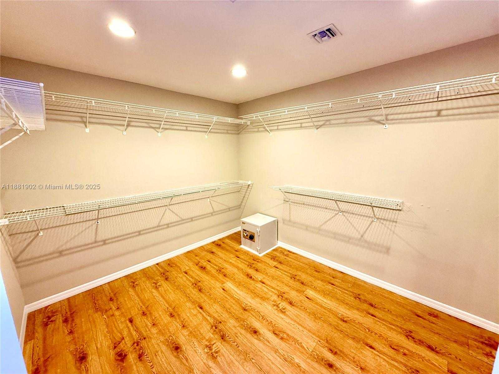 Small Image of 17501 SOUTH WEST 92ND CT, Palmetto Bay Number 9