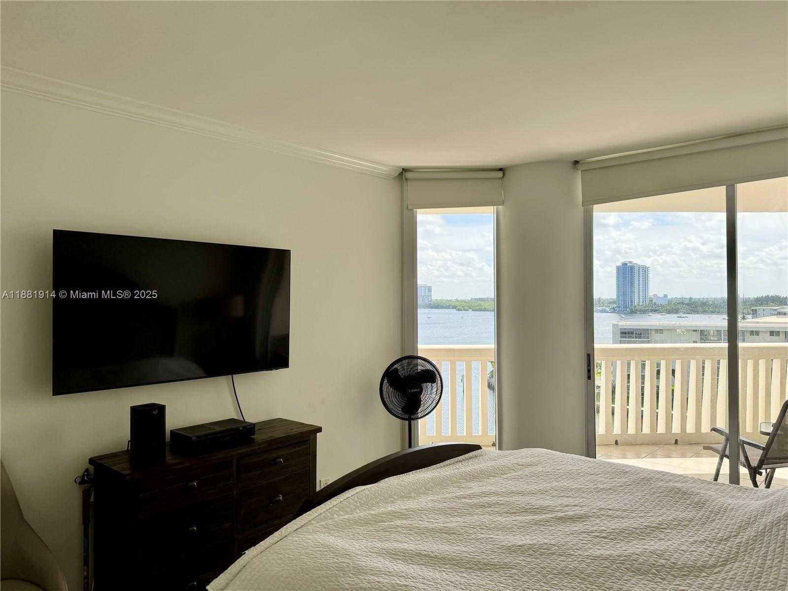Small Image of 1000 ISLAND BLVD #811, Aventura Number 10