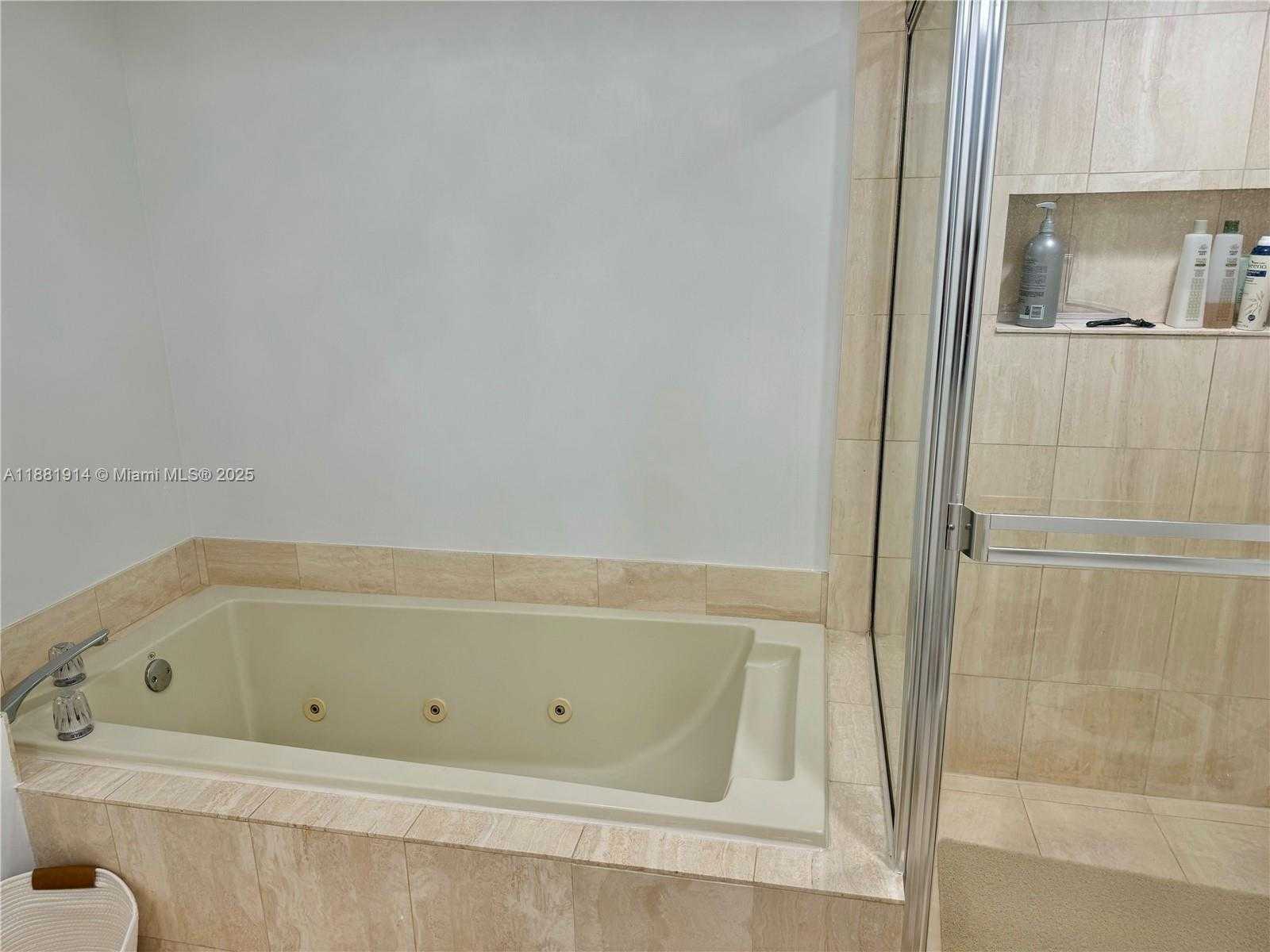 Small Image of 1000 ISLAND BLVD #811, Aventura Number 11