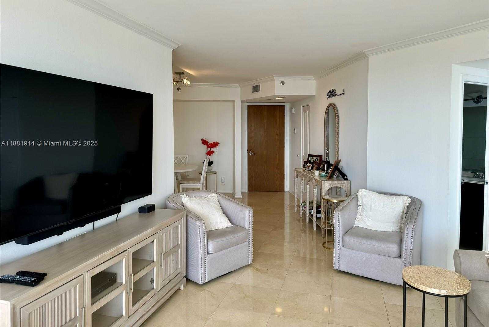Small Image of 1000 ISLAND BLVD #811, Aventura Number 3