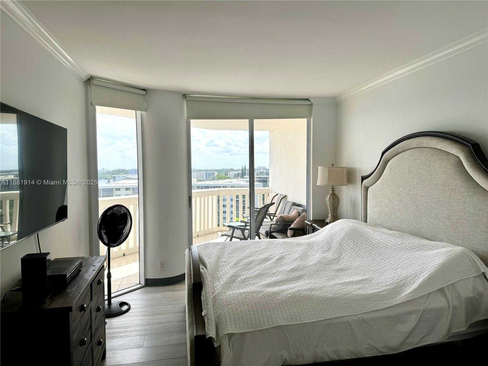 Small Image of 1000 ISLAND BLVD #811, Aventura Number 9