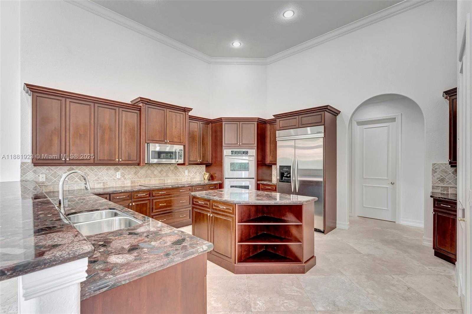 Small Image of 3203 WEST STONEBROOK CIR, Davie Number 10