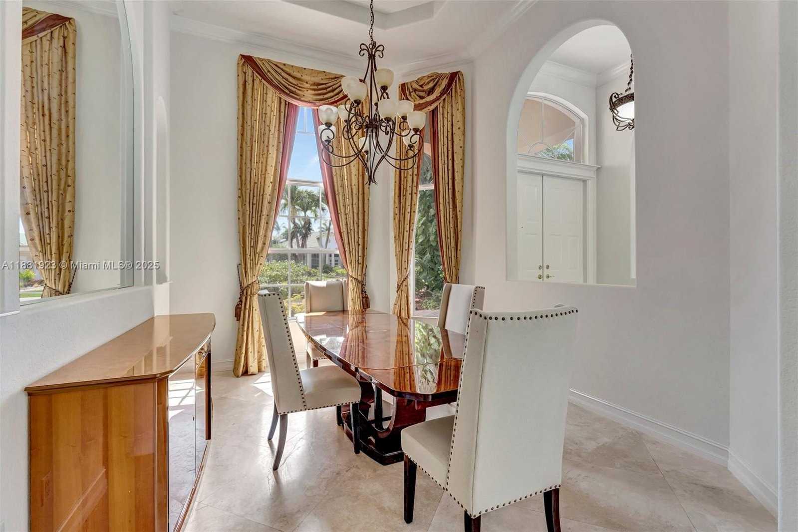 Small Image of 3203 WEST STONEBROOK CIR, Davie Number 19