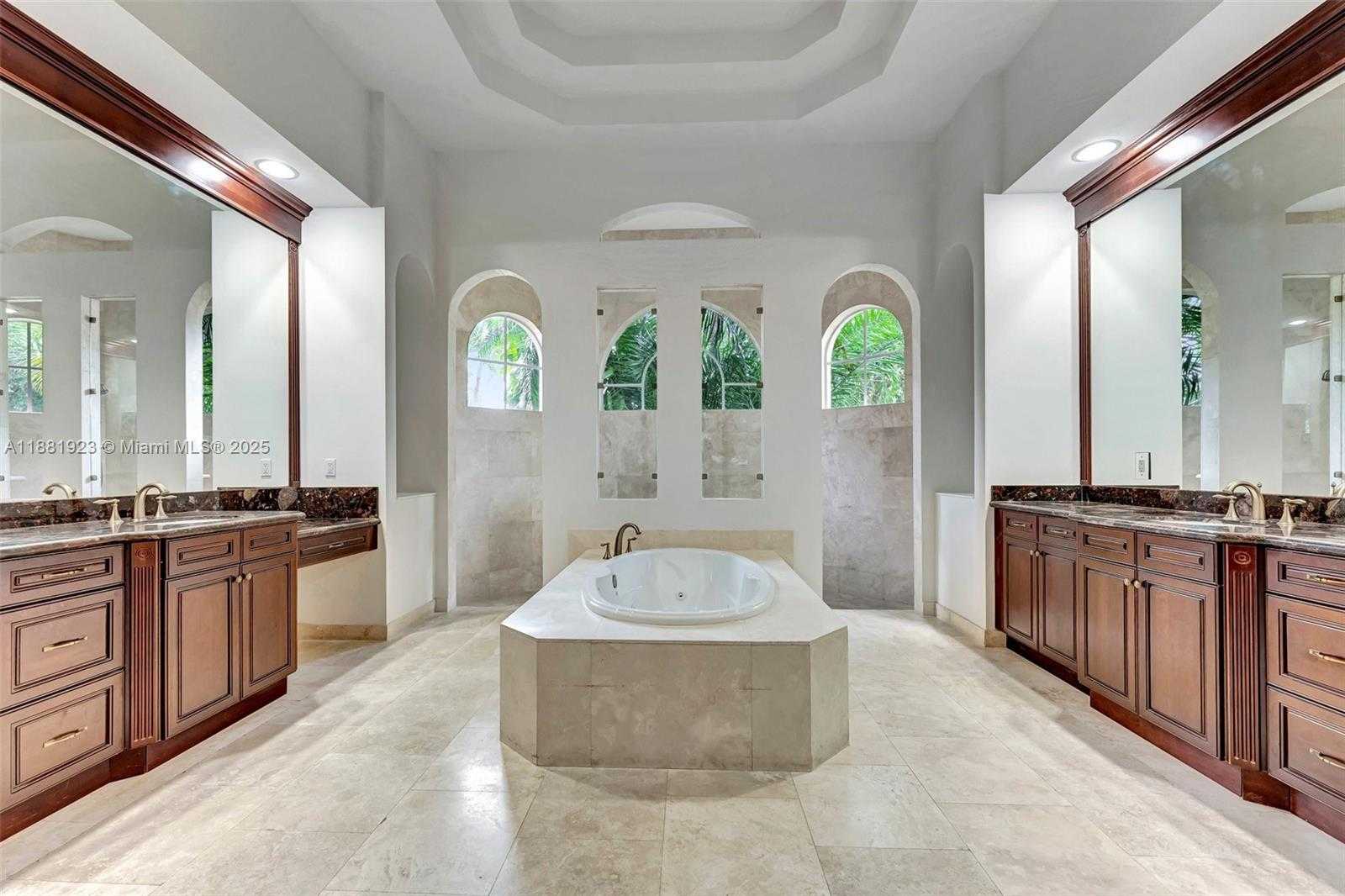 Small Image of 3203 WEST STONEBROOK CIR, Davie Number 25