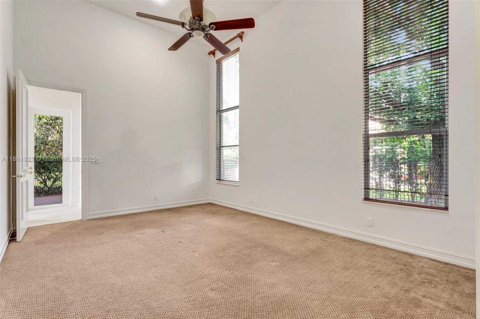 Small Image of 3203 WEST STONEBROOK CIR, Davie Number 29