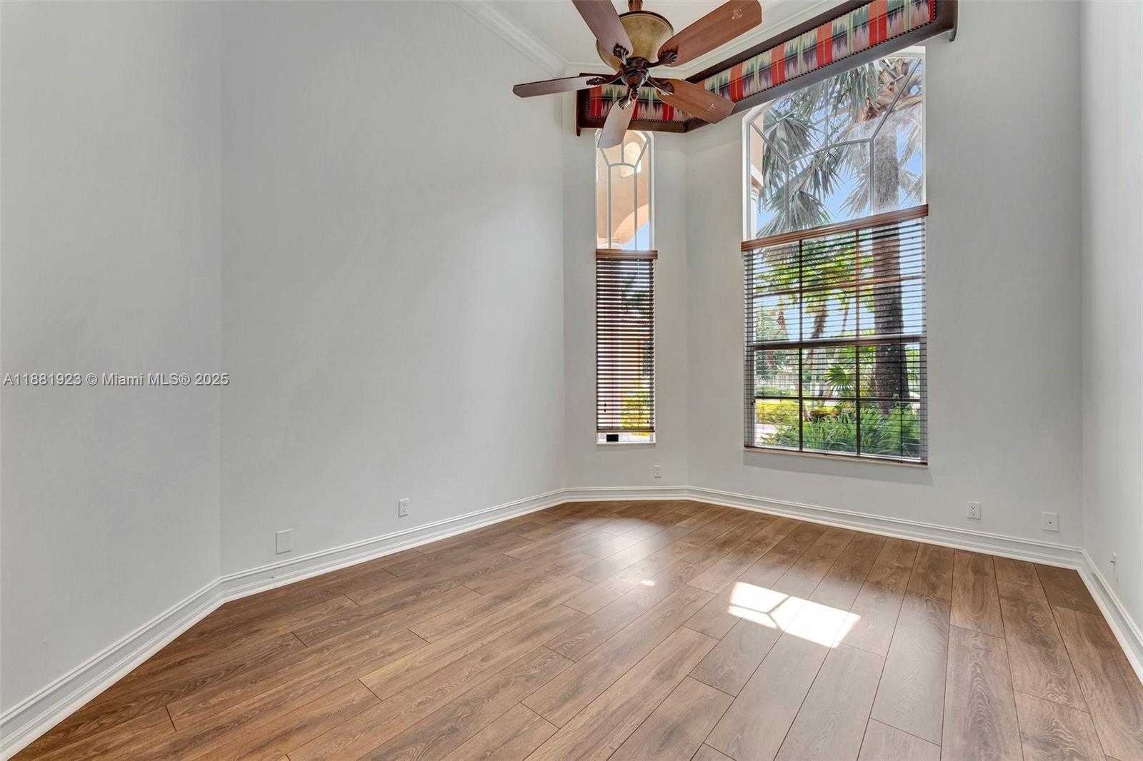 Small Image of 3203 WEST STONEBROOK CIR, Davie Number 31