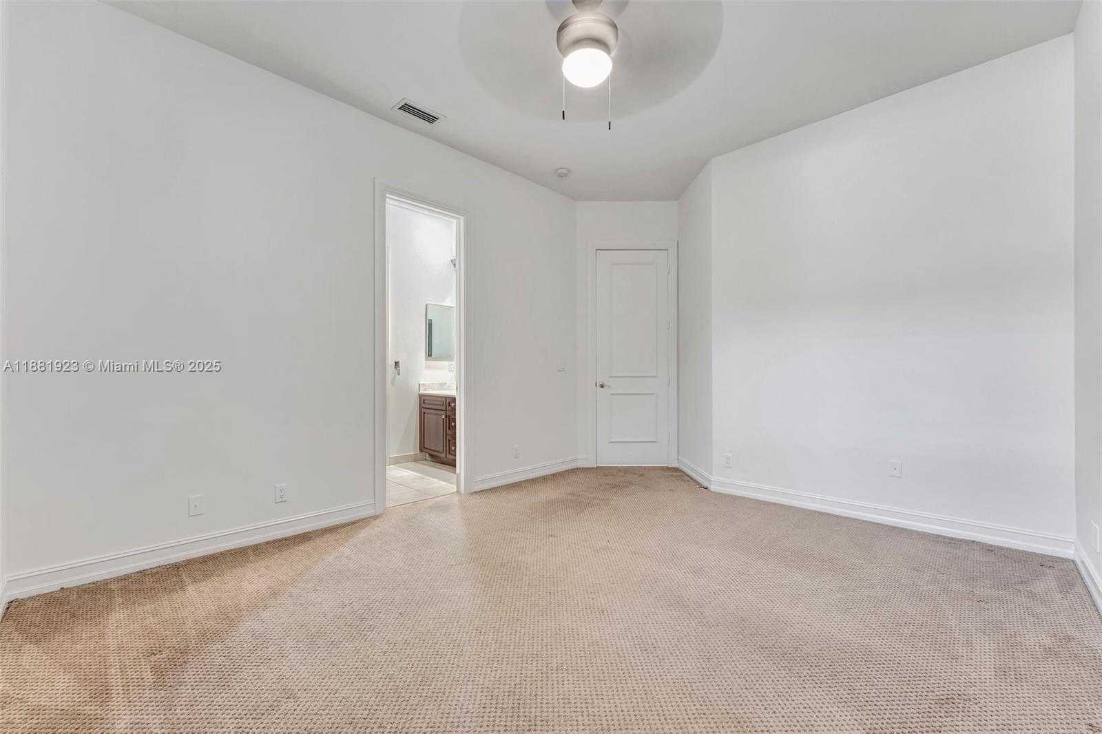 Small Image of 3203 WEST STONEBROOK CIR, Davie Number 32