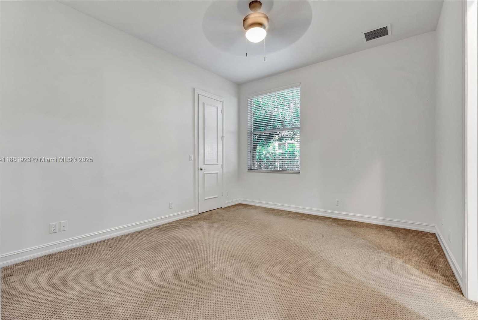 Small Image of 3203 WEST STONEBROOK CIR, Davie Number 36