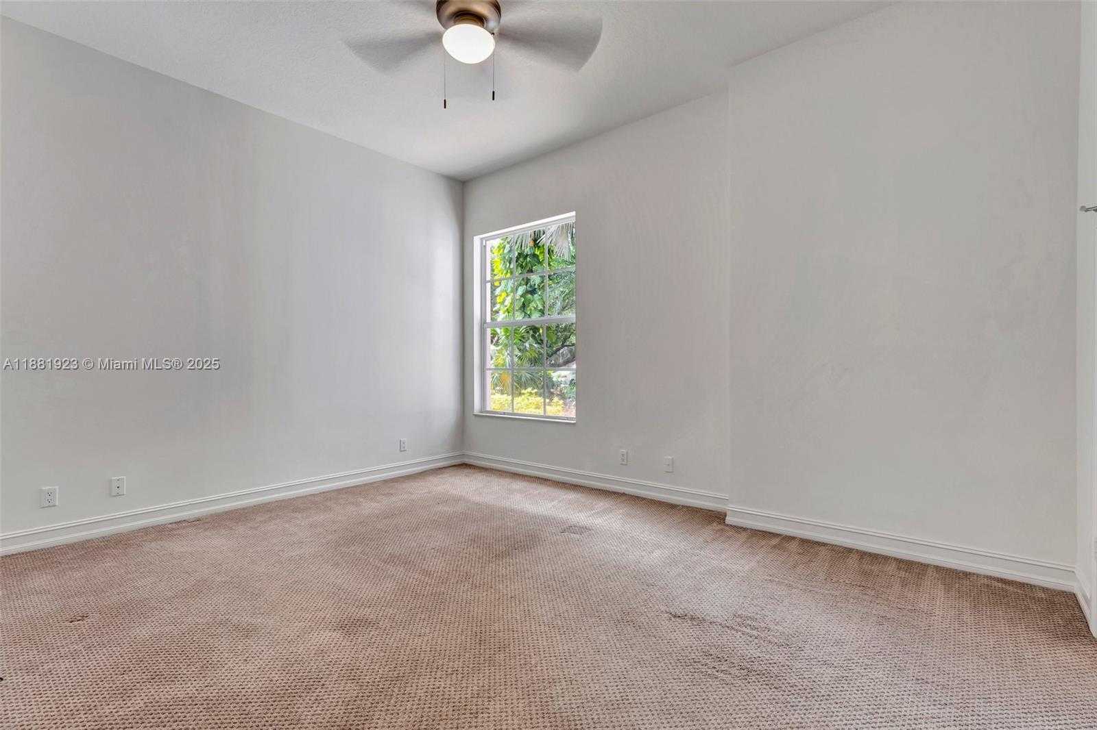 Small Image of 3203 WEST STONEBROOK CIR, Davie Number 42