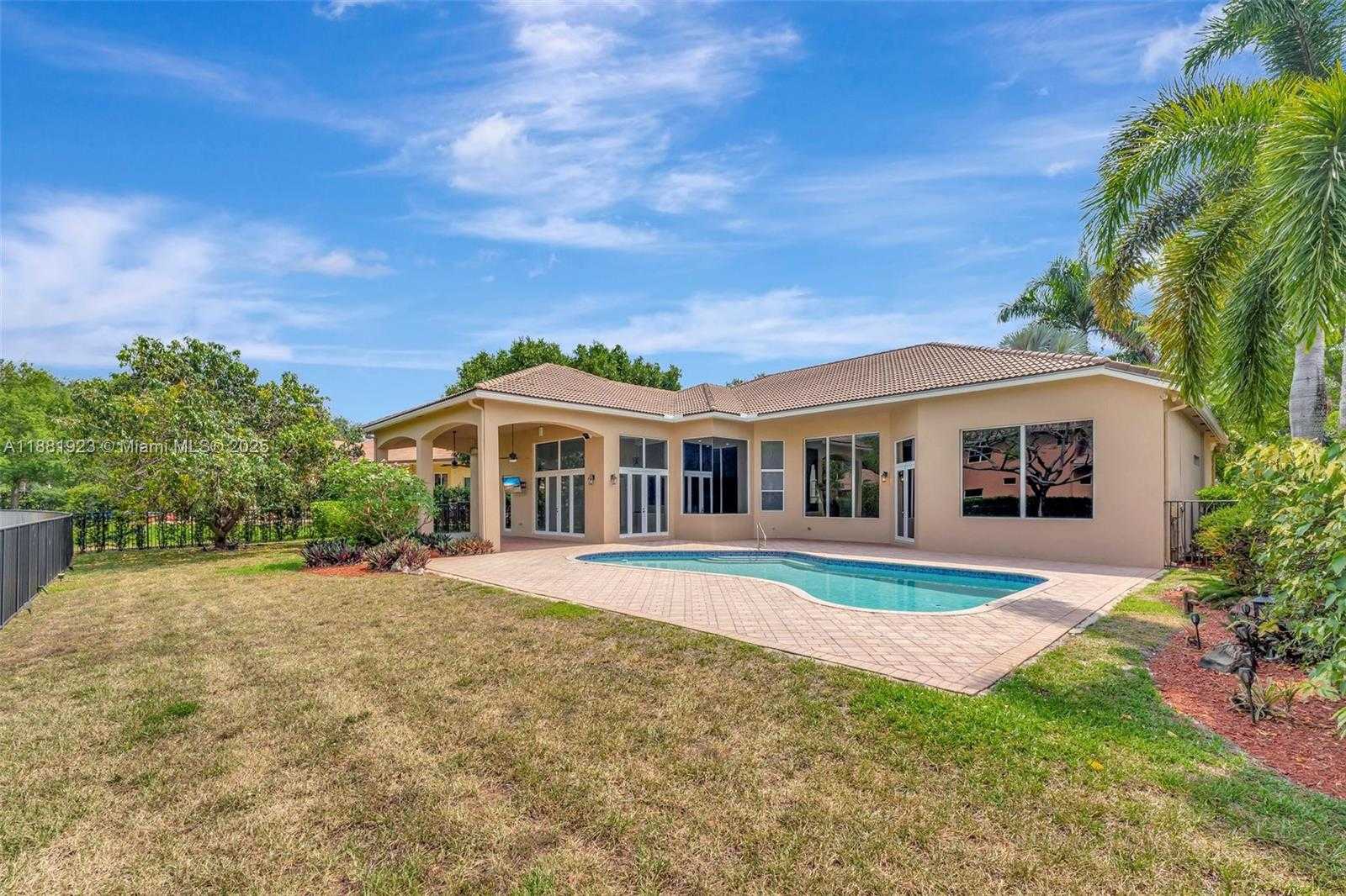 Small Image of 3203 WEST STONEBROOK CIR, Davie Number 50