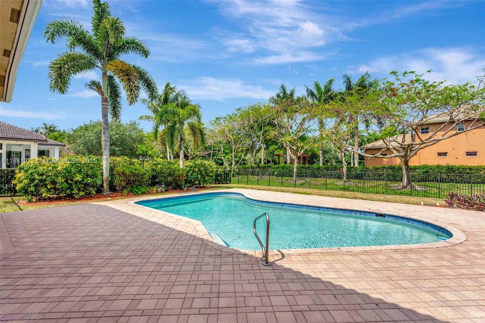 Small Image of 3203 WEST STONEBROOK CIR, Davie Number 51