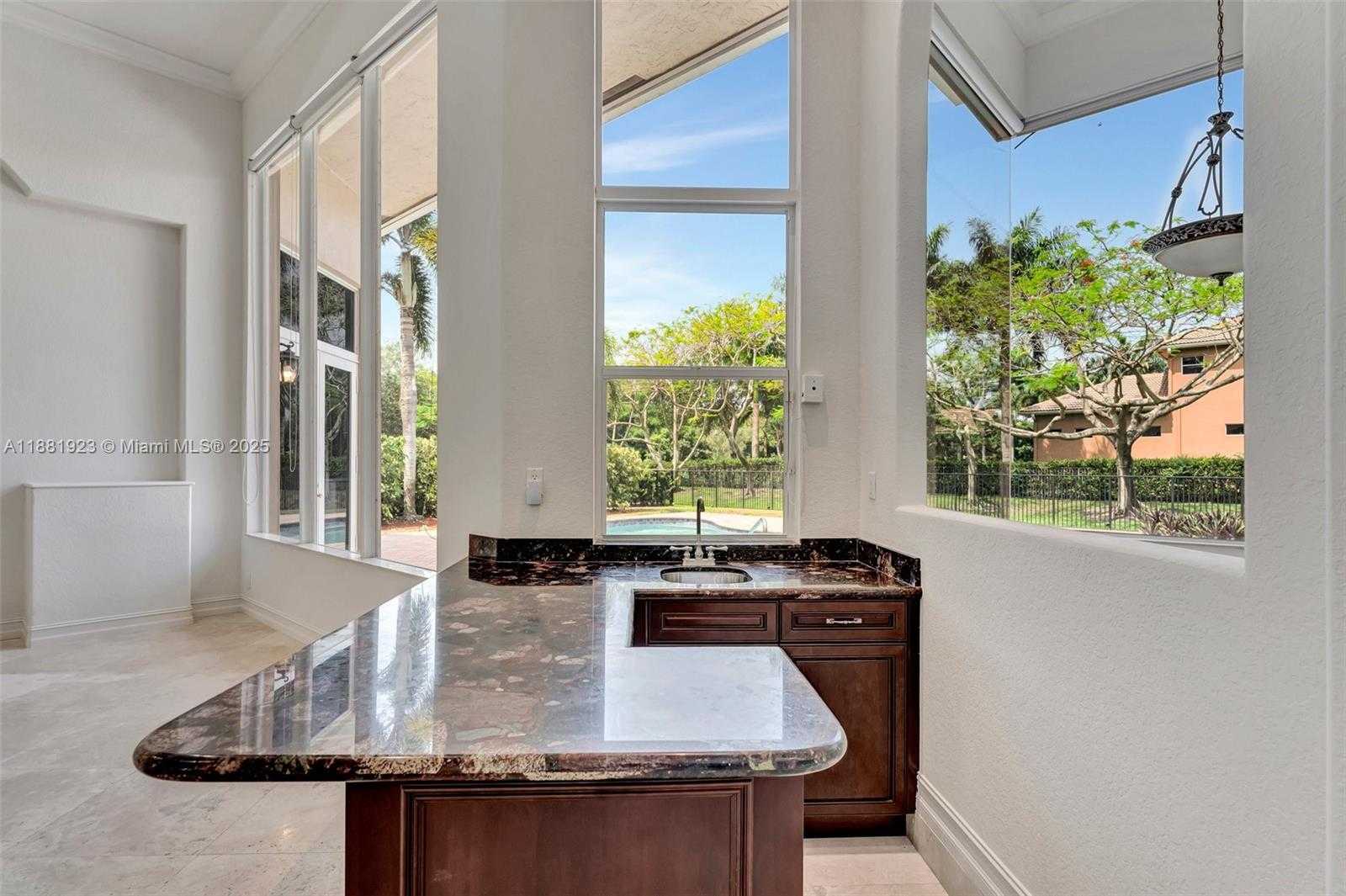 Small Image of 3203 WEST STONEBROOK CIR, Davie Number 8