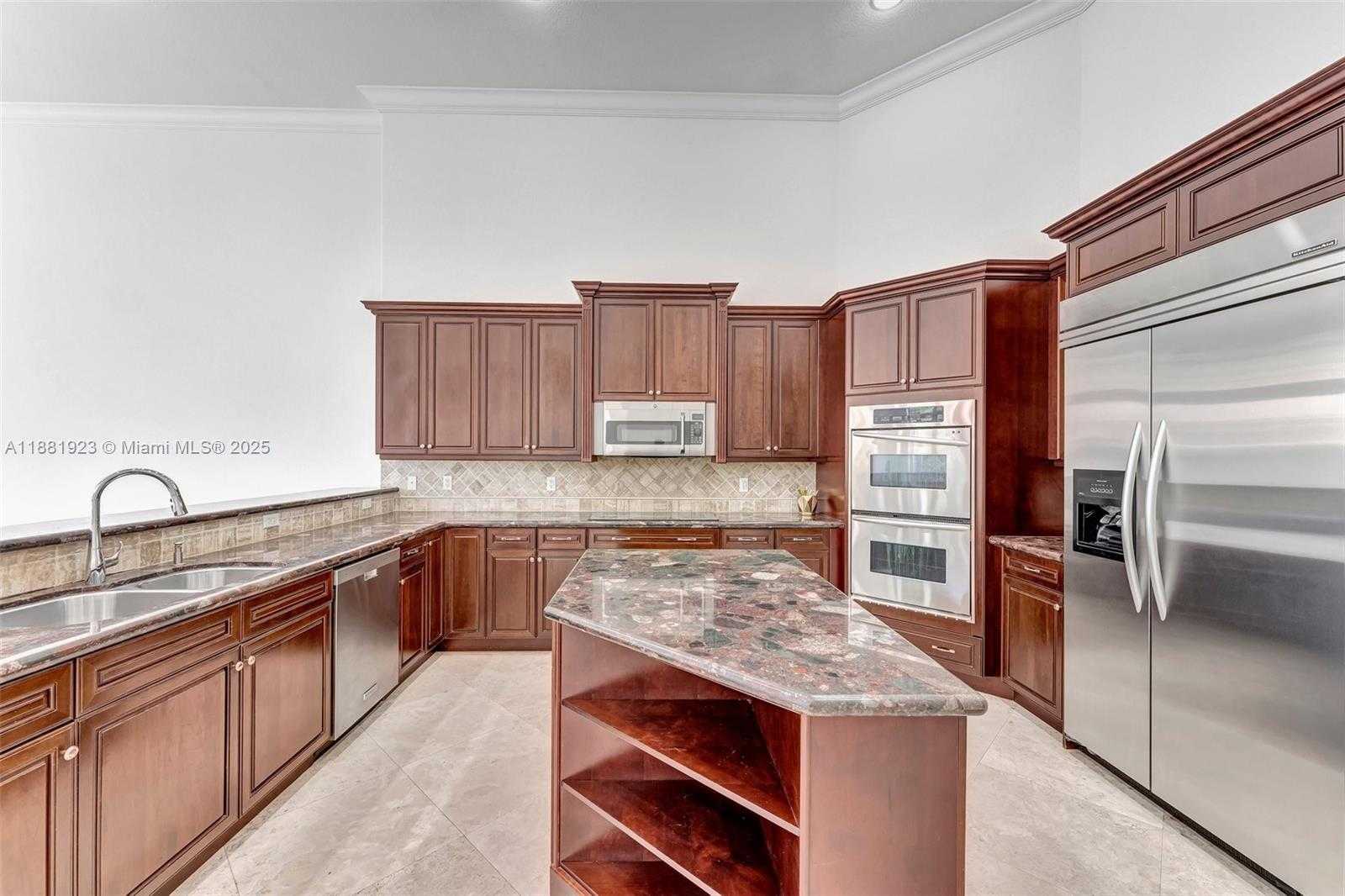 Small Image of 3203 WEST STONEBROOK CIR, Davie Number 9