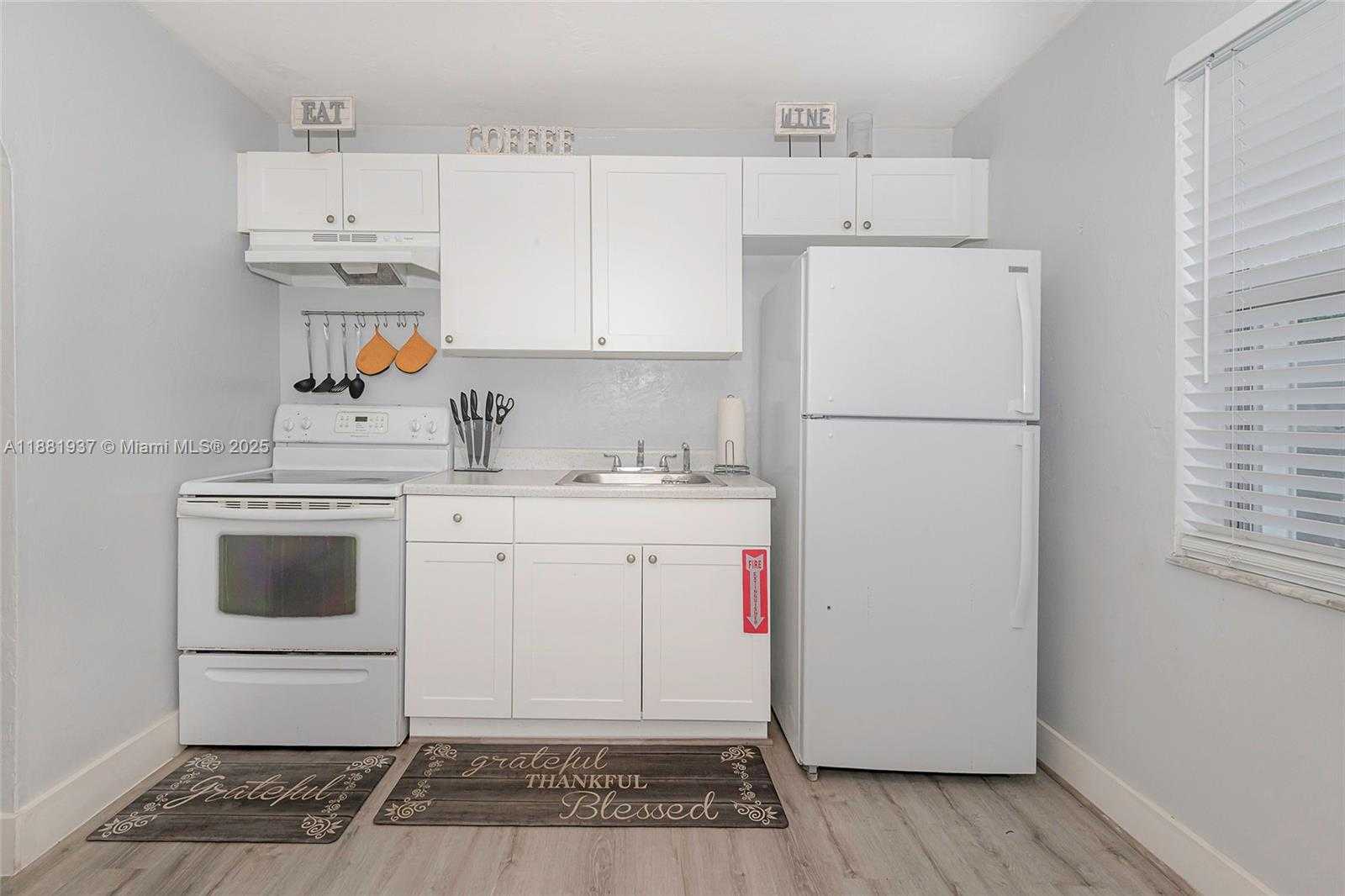 Small Image of 201 COLUMBUS PKWY #A, Hollywood Number 11