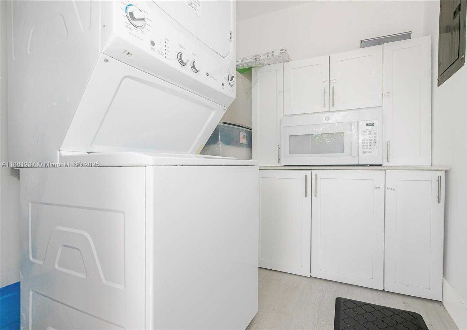 Small Image of 201 COLUMBUS PKWY #A, Hollywood Number 15