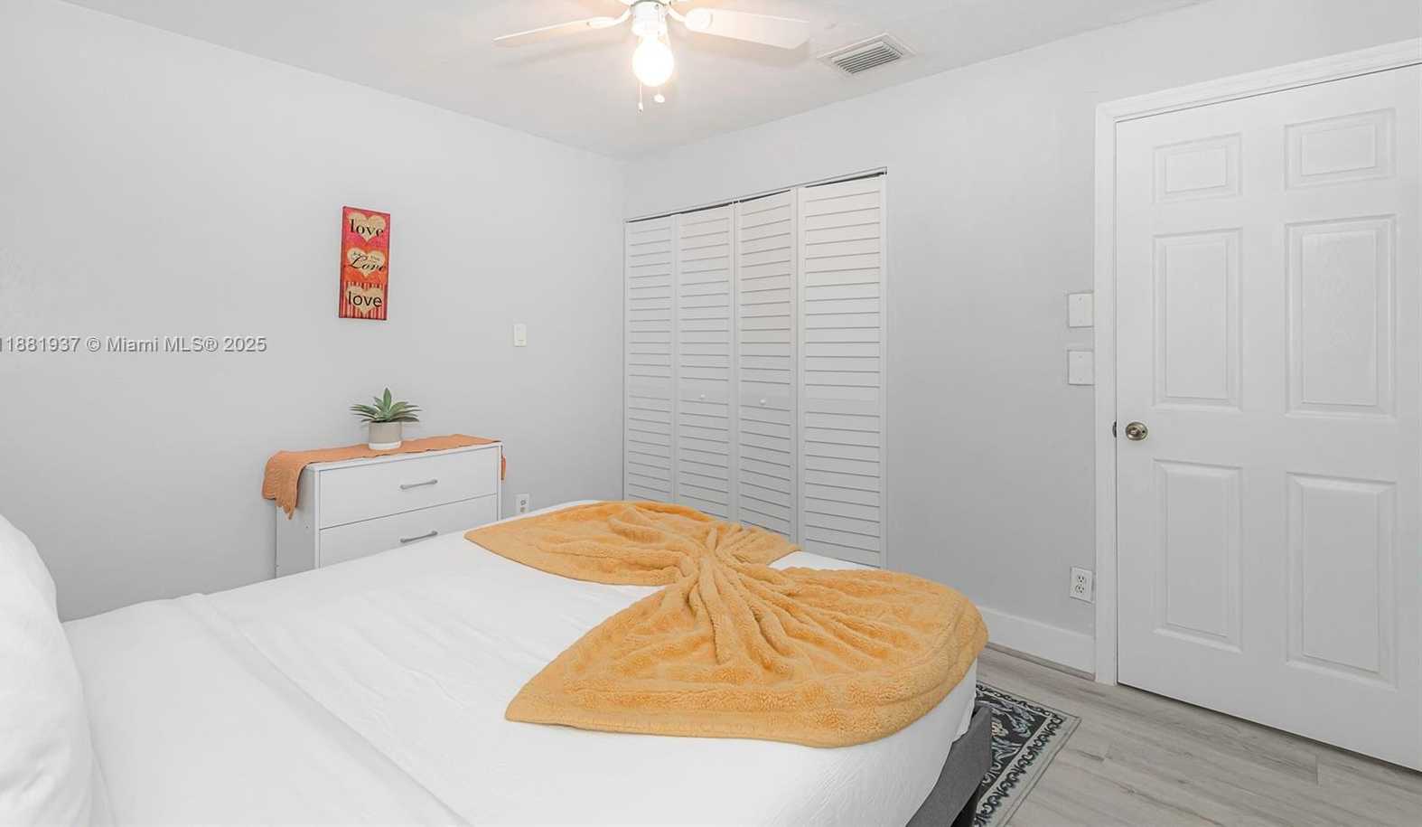 Small Image of 201 COLUMBUS PKWY #A, Hollywood Number 2