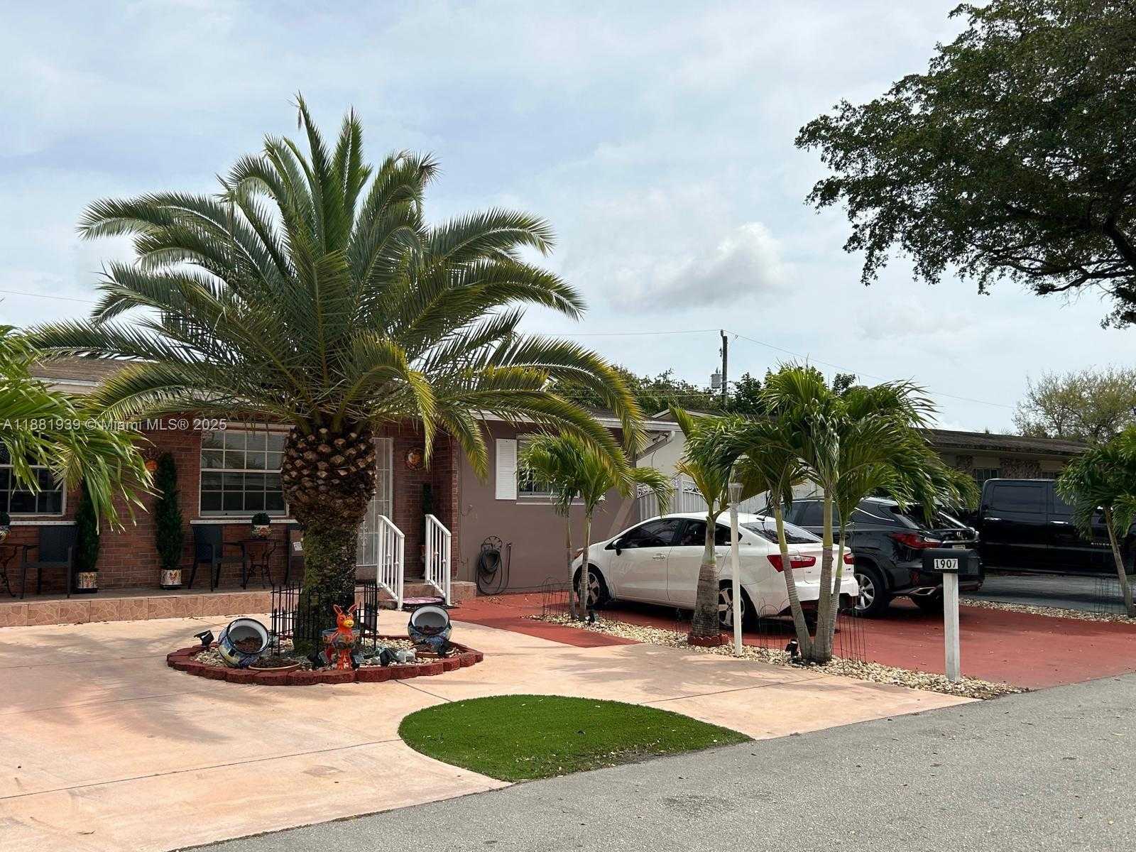 Small Image of 1905 SOUTH WEST 99TH TER #1-2, Miramar Number 2