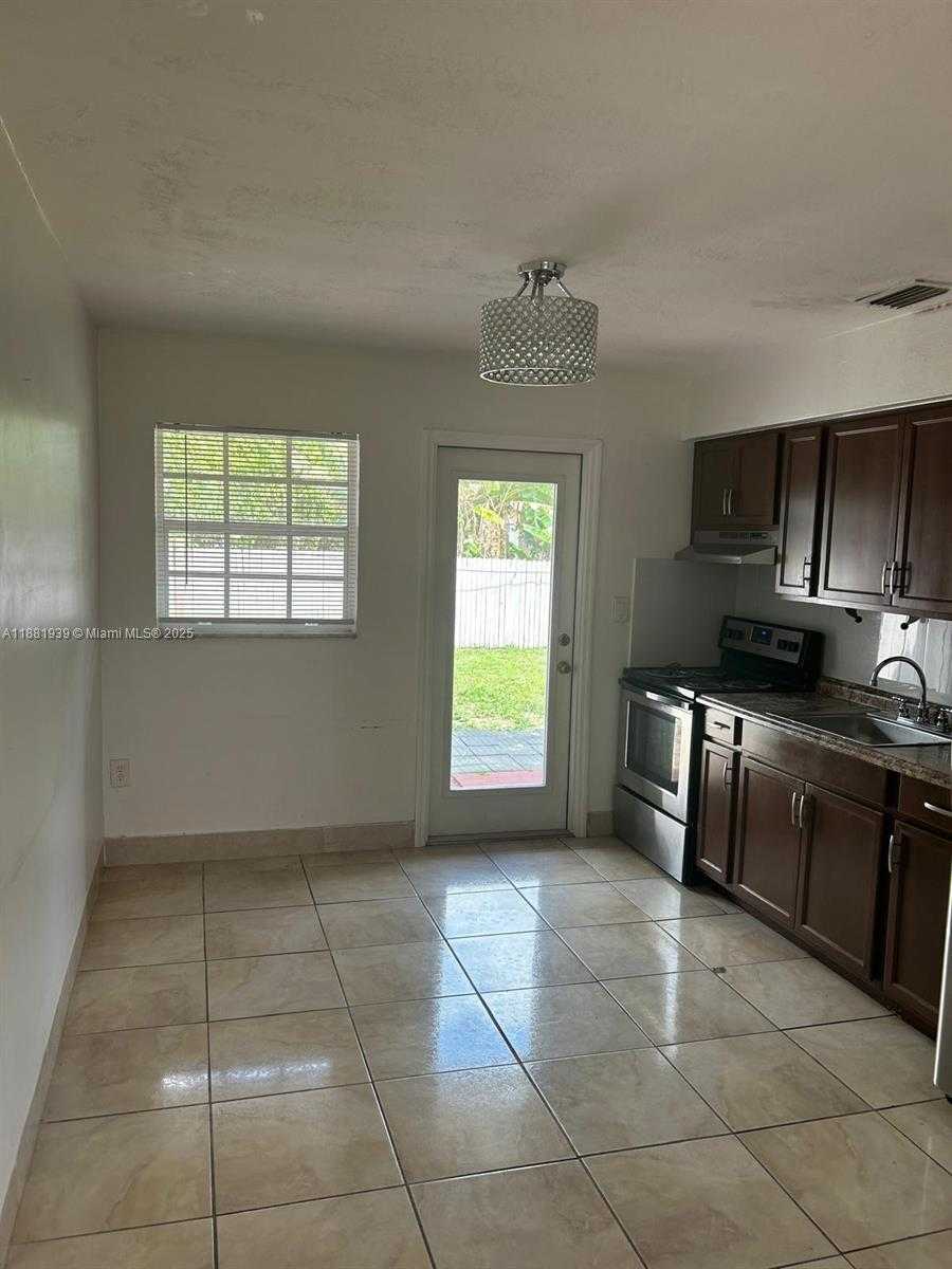 Small Image of 1905 SOUTH WEST 99TH TER #1-2, Miramar Number 3