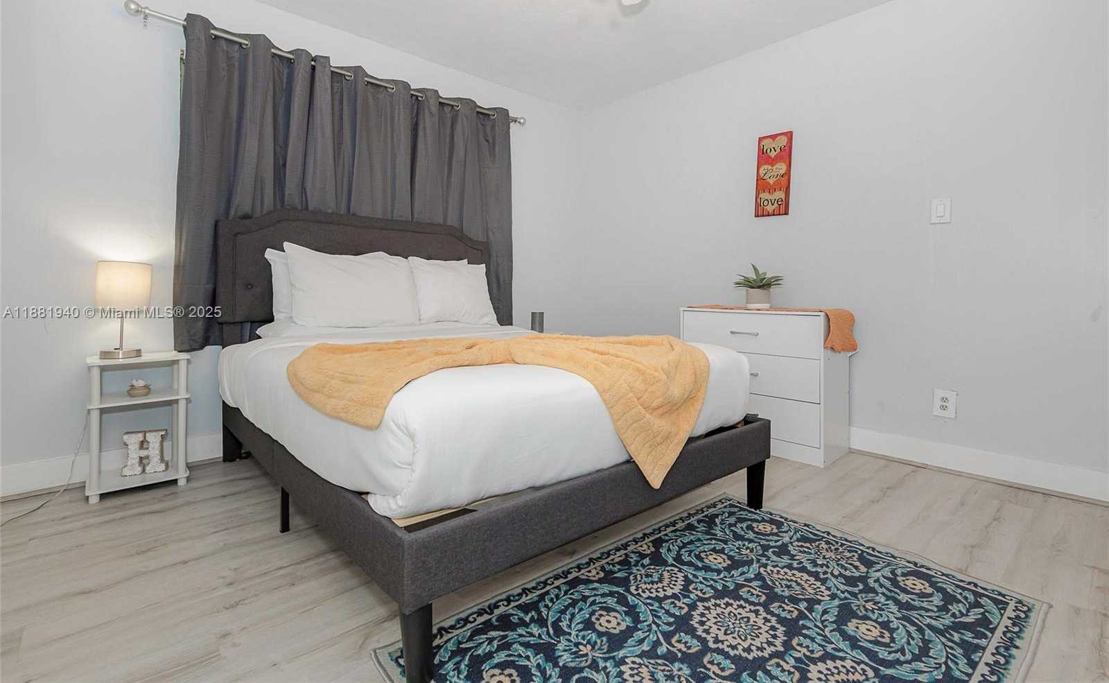 Small Image of 201 COLUMBUS PKWY #B, Hollywood Number 20