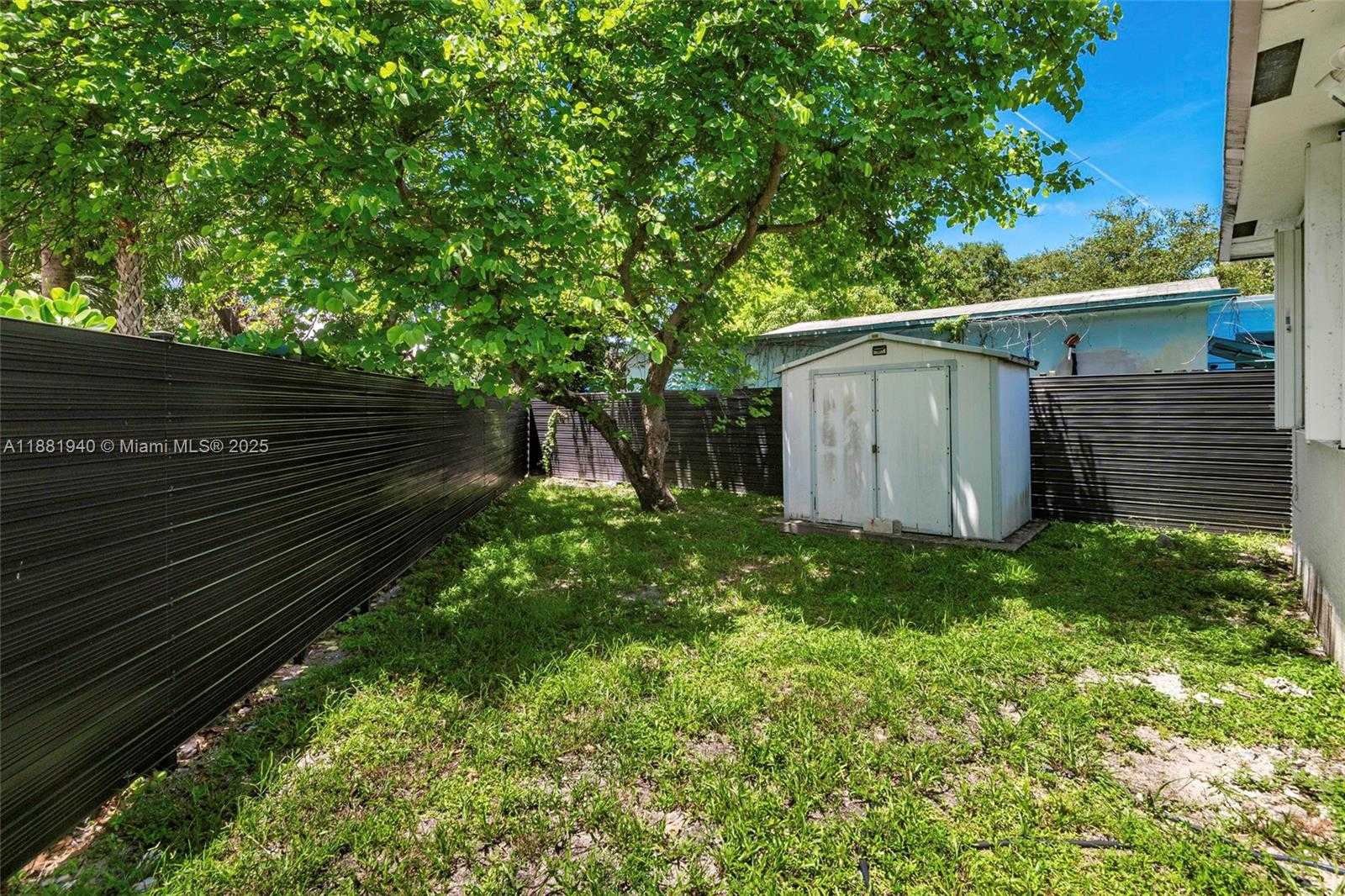 Small Image of 201 COLUMBUS PKWY #B, Hollywood Number 23