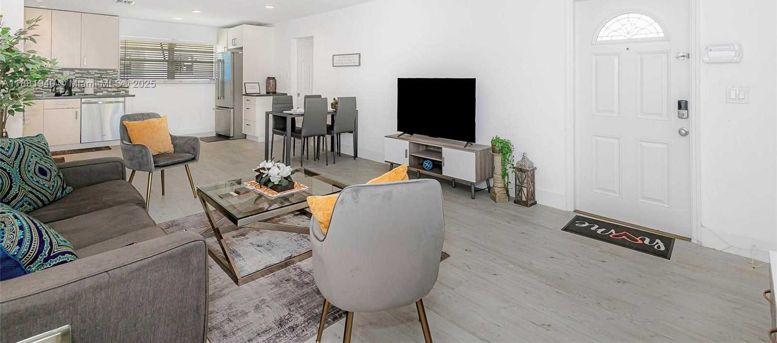 Small Image of 201 COLUMBUS PKWY #B, Hollywood Number 4